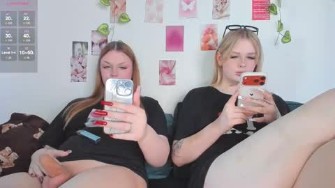 Snapshot of krisi_myrr chatting on June 5, 1:28 pm Kristina3 online show from June 5, 1:28 pm