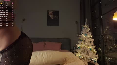 Mary online show from December 14, 3:58 pm