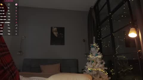 Mary online show from December 17, 3:39 pm