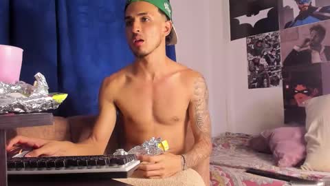 Snapshot of kriss_edwards chatting on September 27, 3:55 am Kriss online show from September 27, 3:55 am