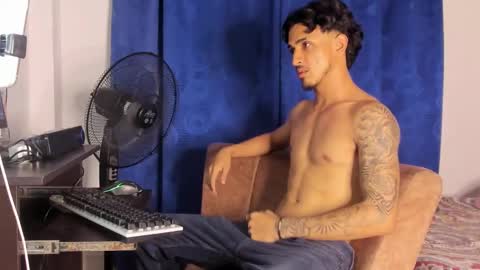 Snapshot of kriss_edwards chatting on October 5, 12:53 am Kriss online show from October 5, 12:53 am