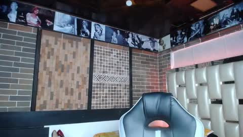 kriss_sweetboobs online show from September 13, 12:16 pm