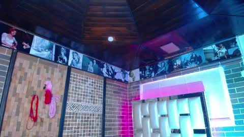 kriss_sweetboobs online show from April 2, 11:30 am