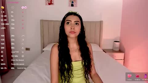 Snapshot of krissell_ chatting on November 18, 11:15 pm SammyKrissell online show from November 18, 11:15 pm