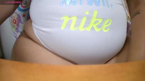 krissone online show from April 24, 10:23 pm