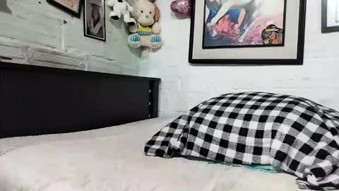 Snapshot of krisstal703358 chatting on October 20, 5:24 pm krisstal703358 online show from October 20, 5:24 pm