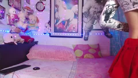 krisstal703358 online show from February 20, 6:26 am