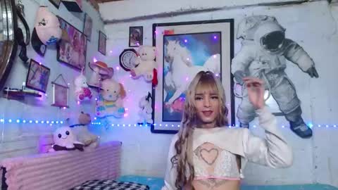 krisstal703358 online show from March 5, 5:03 am