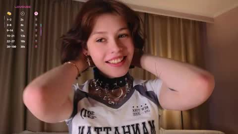 Snapshot of krissyhei chatting on September 13, 1:05 am Sarah online show from September 13, 1:05 am