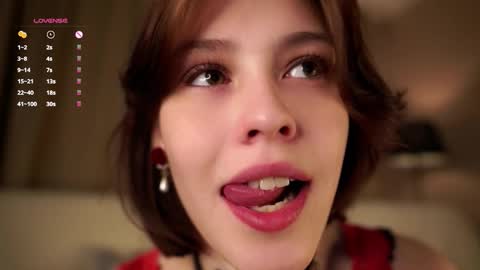 Snapshot of krissyhei chatting on September 29, 1:11 am Sarah online show from September 29, 1:11 am