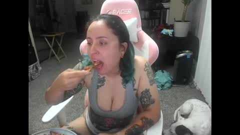 Snapshot of kristajay chatting on October 17, 3:42 am Krista online show from October 17, 3:42 am