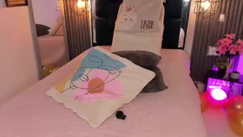 Snapshot of kristakinnky chatting on July 23, 12:14 pm BETANIA online show from July 23, 12:14 pm