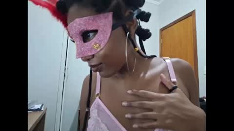 Snapshot of kristallvfs chatting on February 12, 3:40 am kristallvfs online show from February 12, 3:40 am