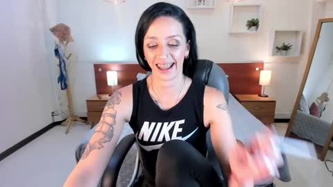 Snapshot of kristen_garner chatting on January 28, 8:47 pm Sophia online show from January 28, 8:47 pm