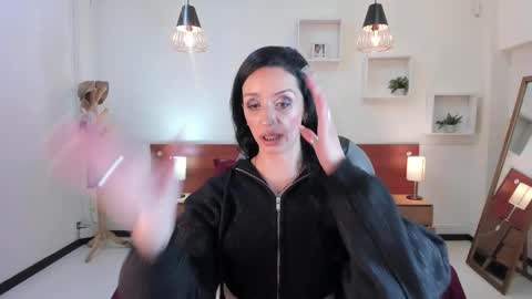 Snapshot of kristen_garner chatting on February 3, 9:18 pm Sophia online show from February 3, 9:18 pm