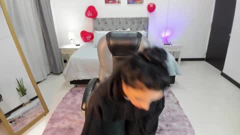 Snapshot of kristen_garner chatting on February 17, 11:53 pm Sophia online show from February 17, 11:53 pm