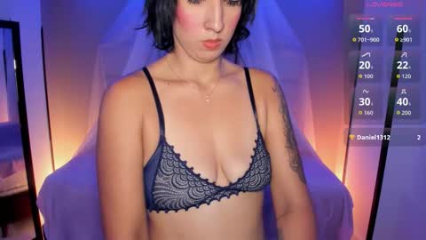 Snapshot of kristen_kassi chatting on October 15, 8:20 pm Kristen online show from October 15, 8:20 pm