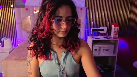 kristen_tay online show from April 7, 3:07 am