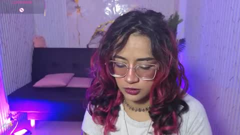 kristen_tay online show from April 19, 3:06 am