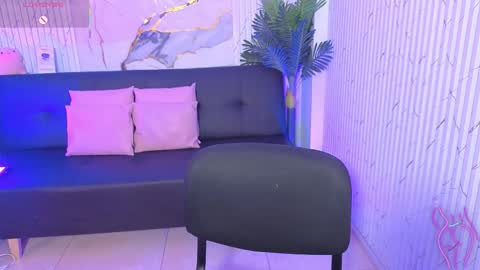 kristen_tay online show from April 20, 3:09 am