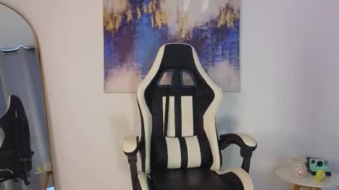 Kris online show from November 10, 4:17 pm