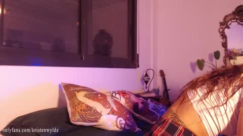 Snapshot of kristenwylde chatting on December 9, 6:14 pm Kristen Wylde -  online show from December 9, 6:14 pm