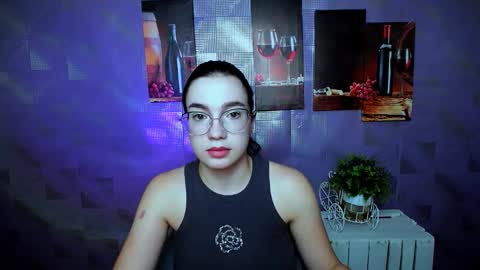 Snapshot of kristenx_x chatting on September 17, 10:28 am Kristen online show from September 17, 10:28 am