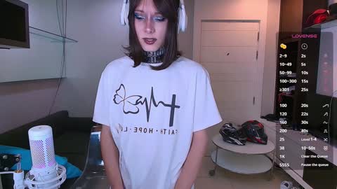 Snapshot of kristinaholland chatting on February 2, 7:57 pm kristina online show from February 2, 7:57 pm