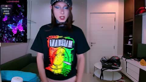 Snapshot of kristinaholland chatting on February 4, 4:50 pm kristina online show from February 4, 4:50 pm