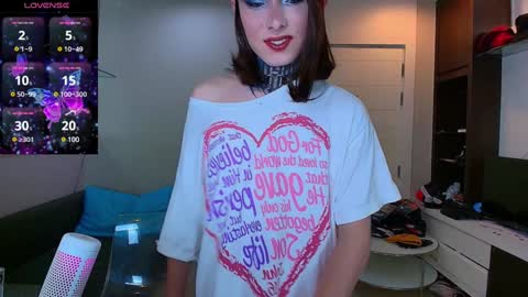 Snapshot of kristinaholland chatting on February 5, 6:37 pm kristina online show from February 5, 6:37 pm