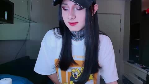 Snapshot of kristinaholland chatting on February 26, 9:16 pm kristina online show from February 26, 9:16 pm