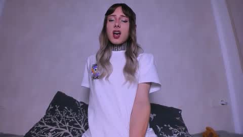 Snapshot of kristinaholland chatting on October 16, 9:38 pm kristina online show from October 16, 9:38 pm