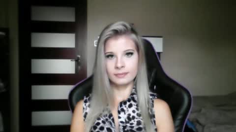 KristineAmore online show from September 16, 6:25 am