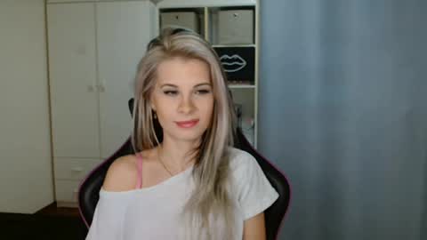 KristineAmore online show from March 26, 7:25 am