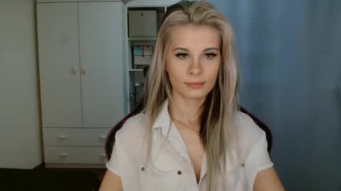 KristineAmore online show from March 31, 6:25 am