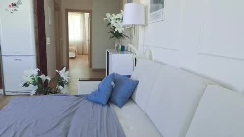 Kristi online show from April 13, 4:51 am