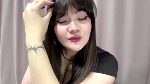 Snapshot of kristinevelastegui chatting on March 15, 4:35 pm Alisha online show from March 15, 4:35 pm