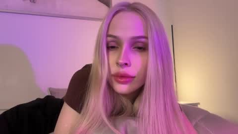 Kristy and Alice online show from September 25, 8:23 pm