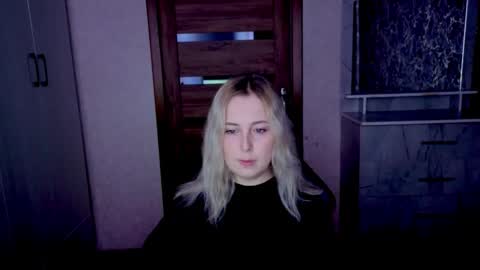 Snapshot of kristy_fran chatting on June 7, 7:39 pm Kristy online show from June 7, 7:39 pm