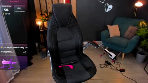 Snapshot of kristy_rayyy chatting on February 6, 10:26 am Monika online show from February 6, 10:26 am