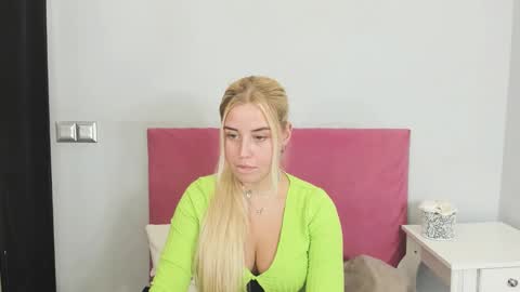 KristyFlowers online show from January 31, 9:48 am