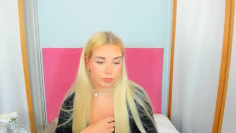 KristyFlowers online show from February 3, 9:08 am