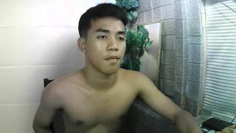 Snapshot of kritthanarkorn chatting on November 14, 1:43 pm kritthanarkorn online show from November 14, 1:43 pm