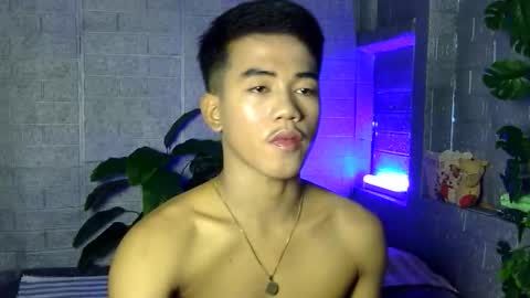 kritthanarkorn online show from December 22, 7:05 am