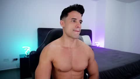 Snapshot of krops_ chatting on March 9, 5:44 am KROPS online show from March 9, 5:44 am