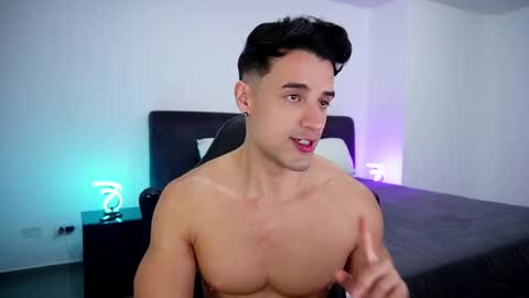 Snapshot of krops_ chatting on March 9, 8:51 am KROPS online show from March 9, 8:51 am