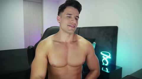 Snapshot of krops_ chatting on September 28, 6:19 am KROPS online show from September 28, 6:19 am