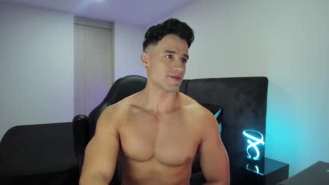 Snapshot of krops_ chatting on October 10, 7:18 am KROPS online show from October 10, 7:18 am