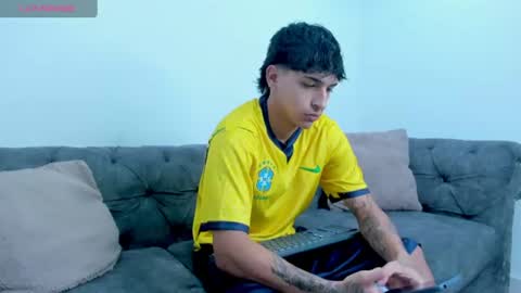 Snapshot of kroywave chatting on July 5, 3:13 am Kroy Wave Muscle Tattoos Latino online show from July 5, 3:13 am