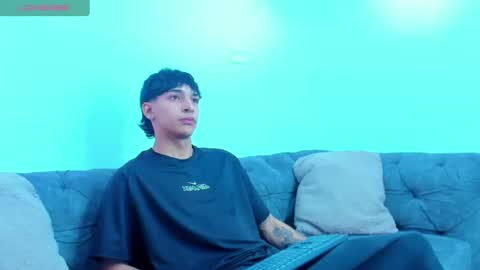 Snapshot of kroywave chatting on July 6, 3:14 am Kroy Wave Muscle Tattoos Latino online show from July 6, 3:14 am